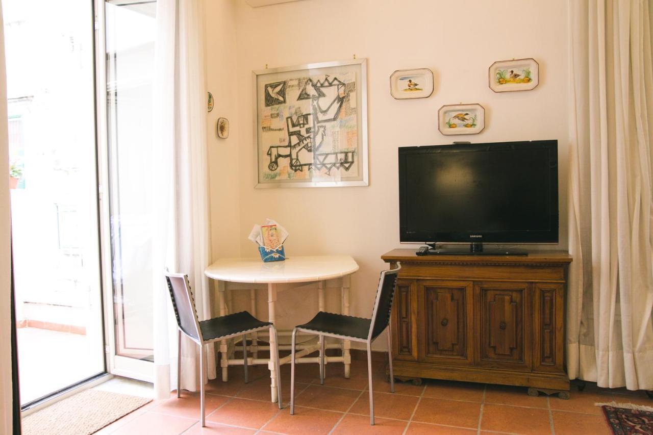 La Casa Del Nespolo, 2 Terrazzi E 2 Bagni In Centro Apartment Naples Exterior photo
